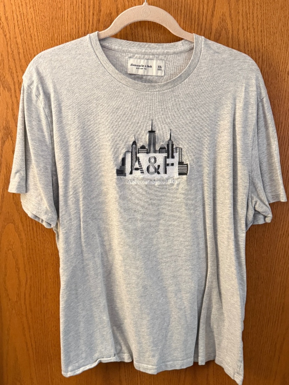 Mens XXL heather grey Abercrombie & Fitch embroidered graphic tee